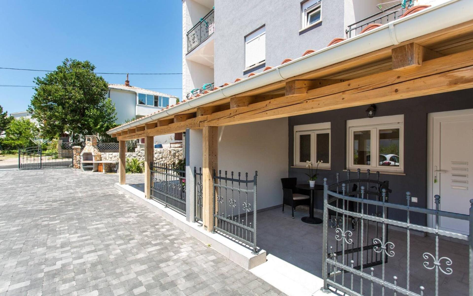 Apartments Bernardeta 1 Башка Экстерьер фото