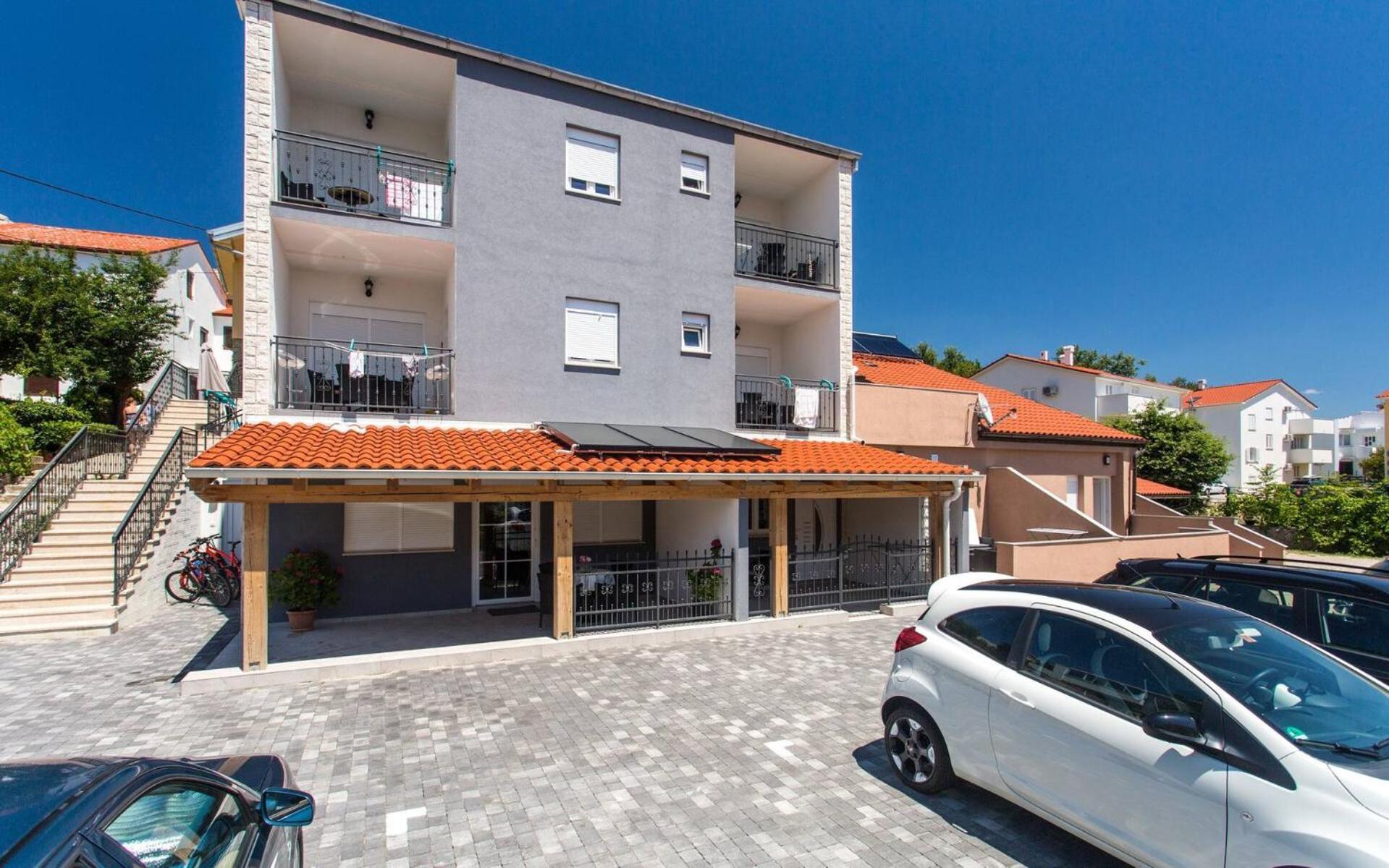 Apartments Bernardeta 1 Башка Экстерьер фото